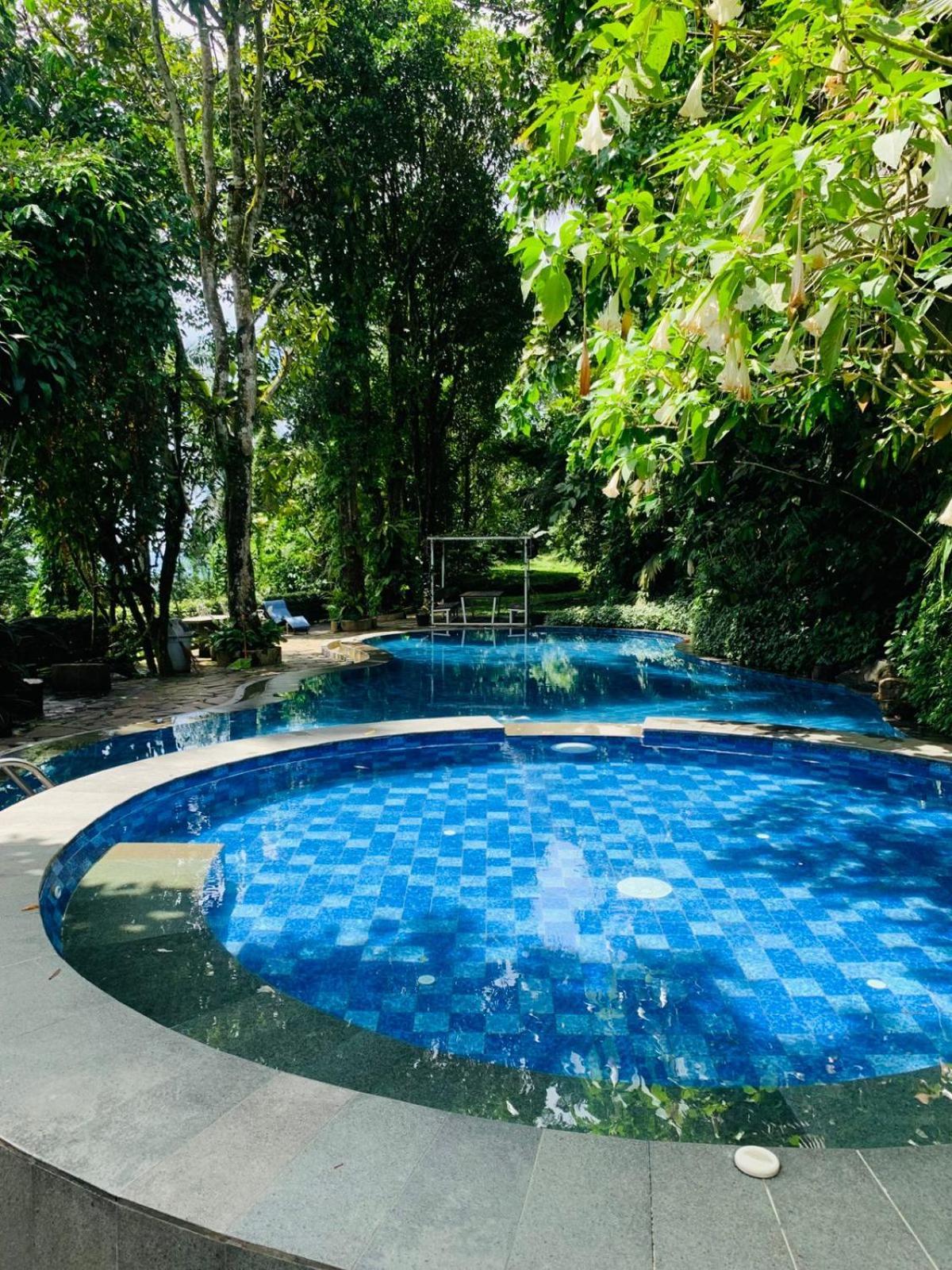 Habitat Hills Hotel Cisarua Exterior photo