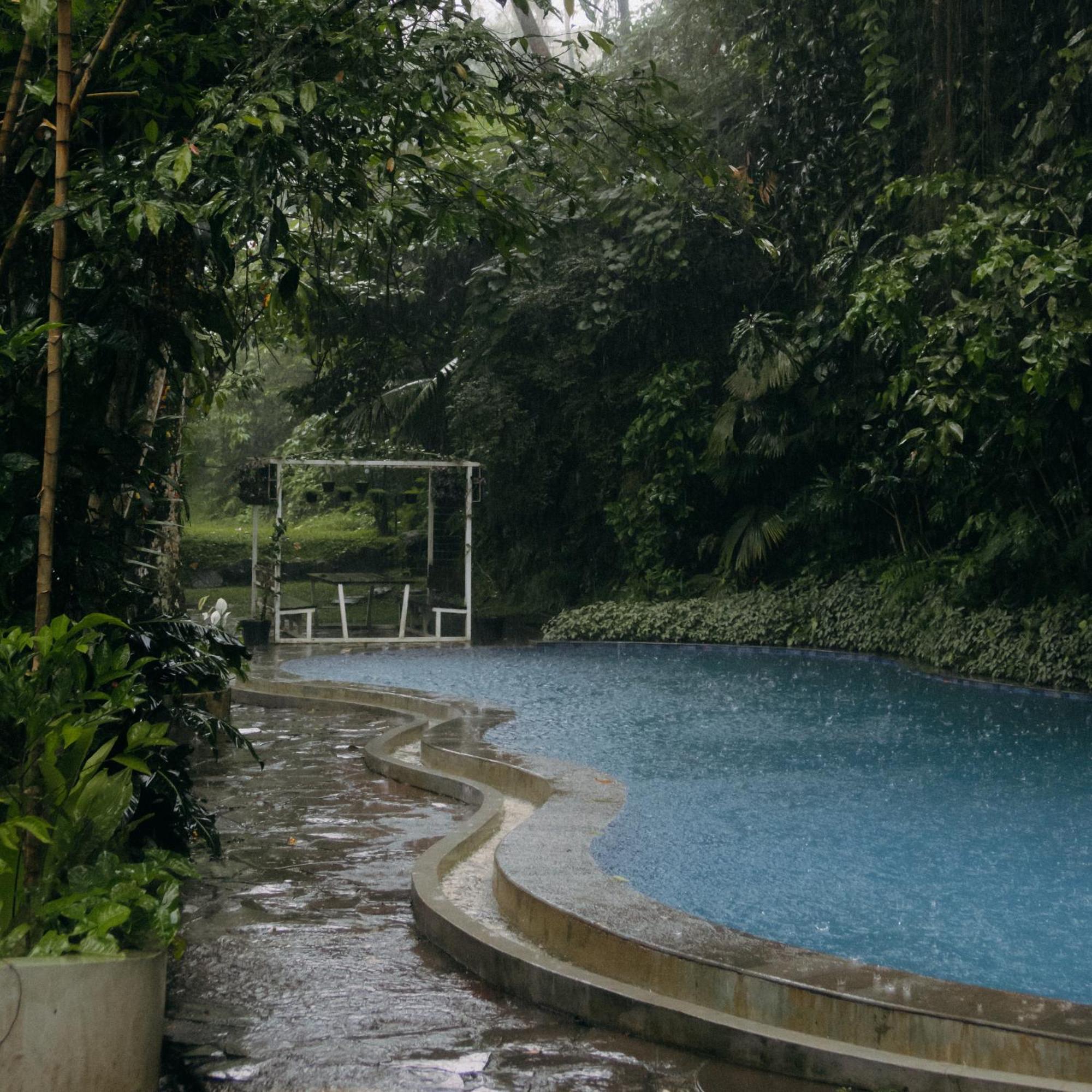 Habitat Hills Hotel Cisarua Exterior photo